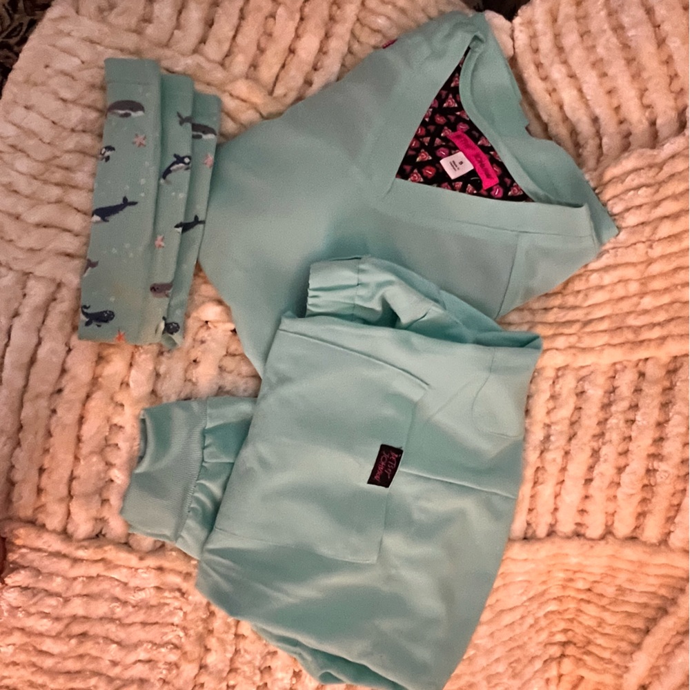 Ladies scrubs